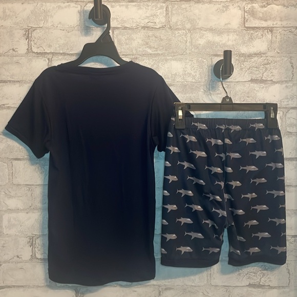 Boys navy shark Pj short set size 10Y - Picture 2 of 4